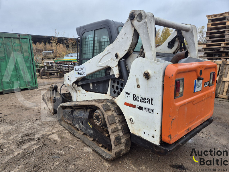 Bobcat T590 - Máy xúc lật bánh xích: hình 2 Bobcat T590 - Máy xúc lật bánh xích: hình 2