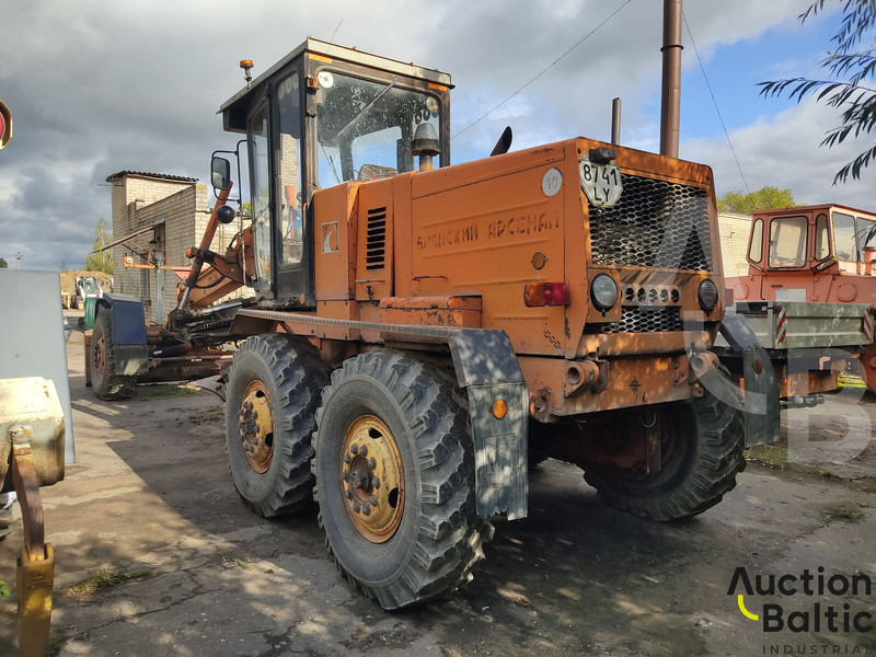 Brianskij Arsenal GS-14.02 - Máy san: hình 3 Brianskij Arsenal GS-14.02 - Máy san: hình 3