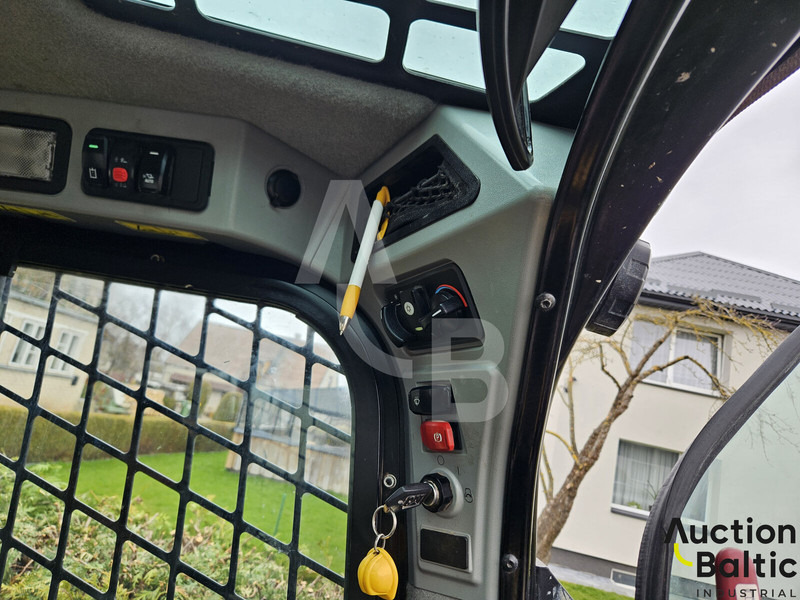 Máy xúc lật đa năng Caterpillar 242 D 3: hình 9