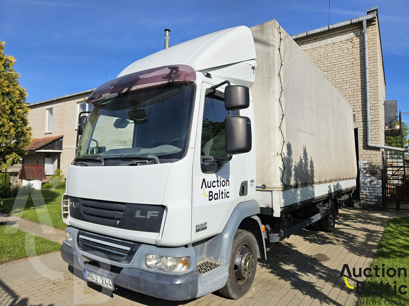 DAF 45.160 - Xe tải thùng mui bạt: hình 1 DAF 45.160 - Xe tải thùng mui bạt: hình 1