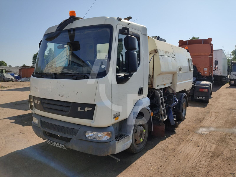 DAF LF45.160 - Xe quét đường: hình 2 DAF LF45.160 - Xe quét đường: hình 2