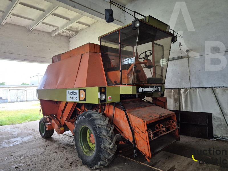 Dronningborg D1900 - Máy gặt đập: hình 1 Dronningborg D1900 - Máy gặt đập: hình 1