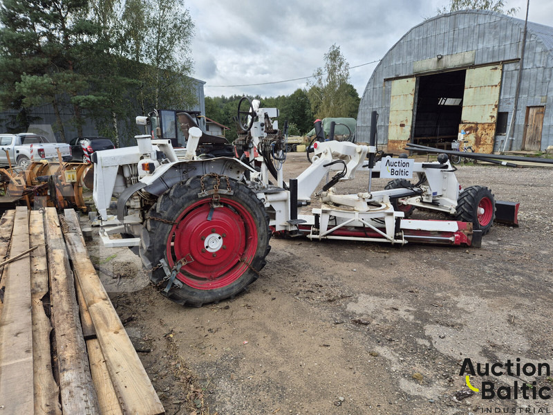 Ei Attachments 09.NH.2750 - Máy san: hình 4 Ei Attachments 09.NH.2750 - Máy san: hình 4