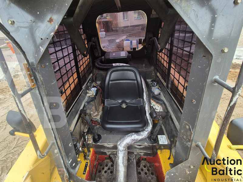 Gehl 5635 DXT 2 - Máy xúc lật đa năng: hình 5 Gehl 5635 DXT 2 - Máy xúc lật đa năng: hình 5