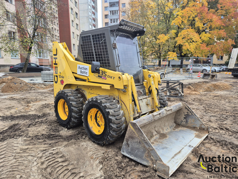 Gehl 5635 DXT 2 - Máy xúc lật đa năng: hình 1 Gehl 5635 DXT 2 - Máy xúc lật đa năng: hình 1
