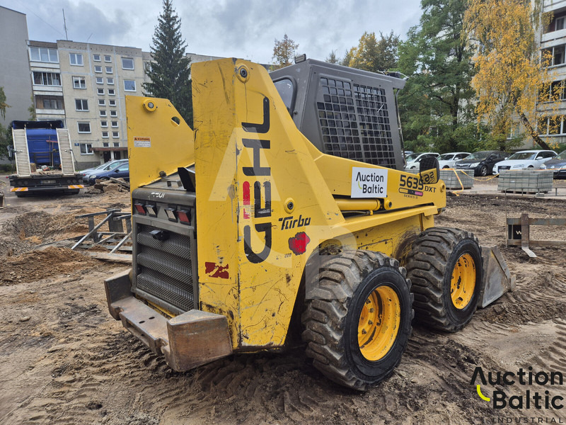 Gehl 5635 DXT 2 - Máy xúc lật đa năng: hình 3 Gehl 5635 DXT 2 - Máy xúc lật đa năng: hình 3