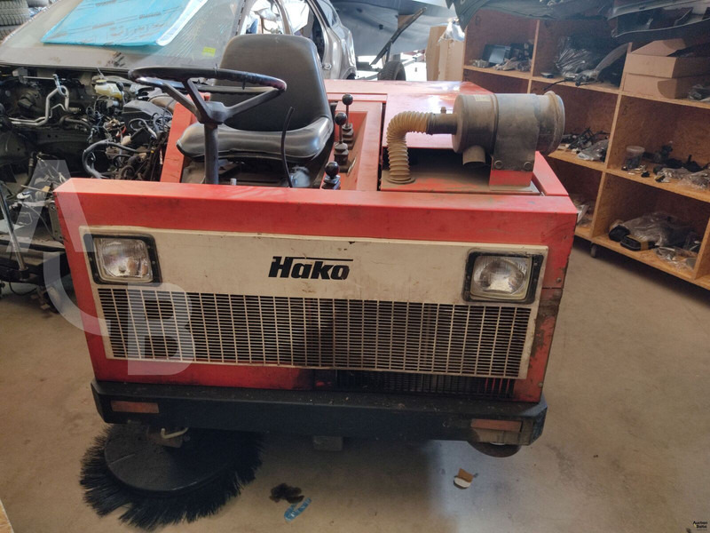Hako Jonas 1500 - Xe quét đường: hình 3 Hako Jonas 1500 - Xe quét đường: hình 3