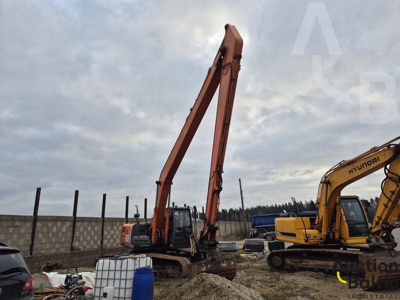 Hitachi ZX 210 LC-3 - Máy xúc bánh xích: hình 1 Hitachi ZX 210 LC-3 - Máy xúc bánh xích: hình 1