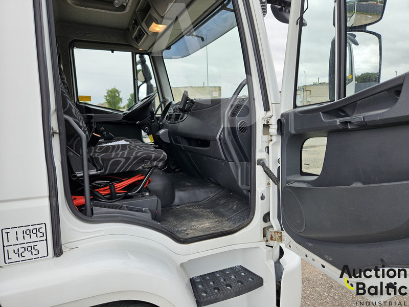 Iveco Euro Cargo 120E 25 - Xe tải đông lạnh: hình 5 Iveco Euro Cargo 120E 25 - Xe tải đông lạnh: hình 5