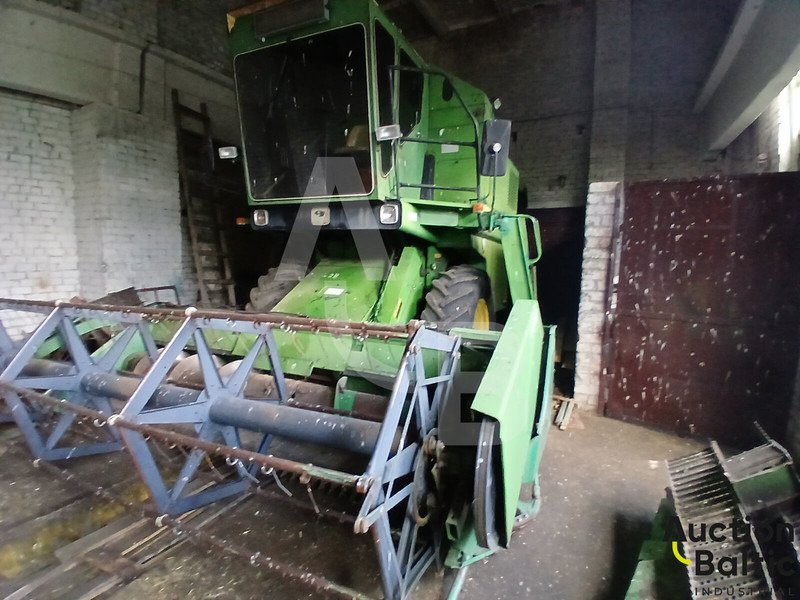 John Deere 1055 - Máy gặt đập: hình 3 John Deere 1055 - Máy gặt đập: hình 3