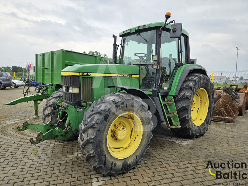 John Deere 6810 - Máy cày: hình 1 John Deere 6810 - Máy cày: hình 1