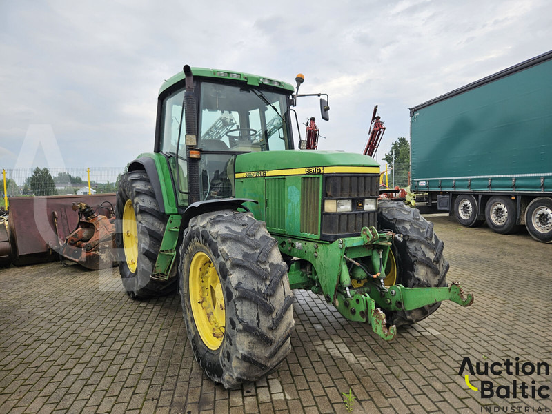 John Deere 6810 - Máy cày: hình 2 John Deere 6810 - Máy cày: hình 2