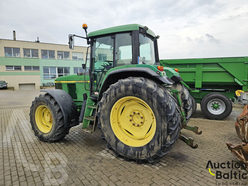 John Deere 6810 - Máy cày: hình 3 John Deere 6810 - Máy cày: hình 3