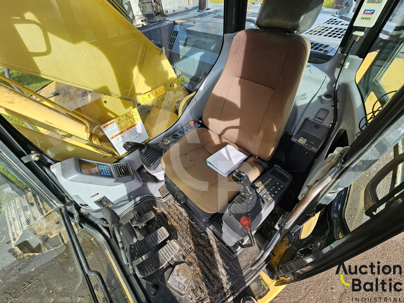 Komatsu PC228USLC-3N0 - Máy xúc bánh xích: hình 5 Komatsu PC228USLC-3N0 - Máy xúc bánh xích: hình 5