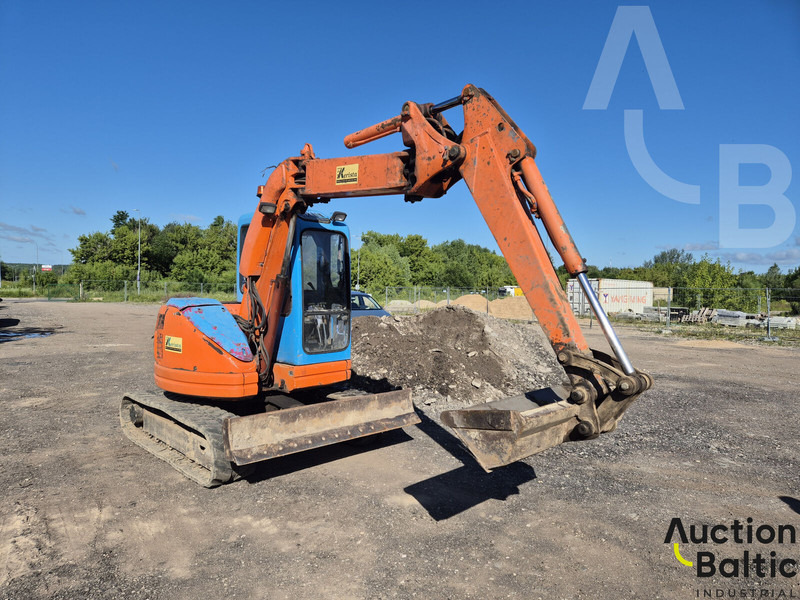 Komatsu PC50 - Máy xúc mini: hình 1 Komatsu PC50 - Máy xúc mini: hình 1