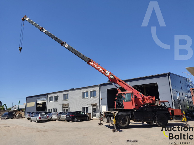 Liebherr LTM 1025 - Cần cẩu mọi địa hình: hình 1 Liebherr LTM 1025 - Cần cẩu mọi địa hình: hình 1
