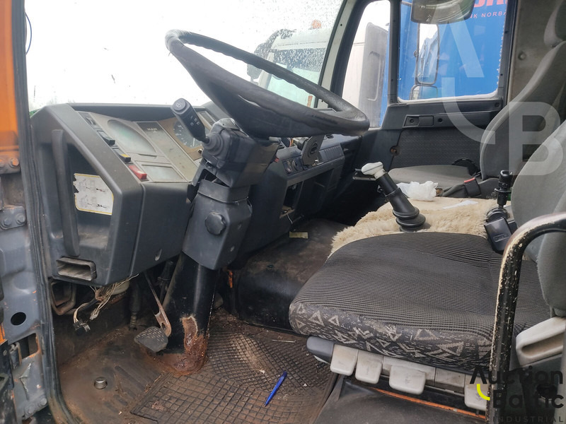 MAN 15.163 - Xe tải chân không: hình 5 MAN 15.163 - Xe tải chân không: hình 5