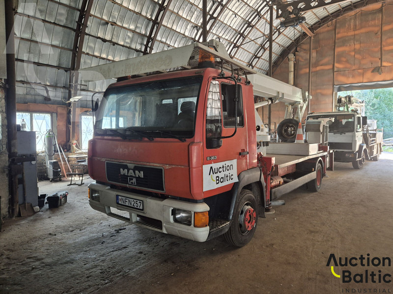 MAN 8.163 - Nền bục trên không gắn trên xe tải: hình 1 MAN 8.163 - Nền bục trên không gắn trên xe tải: hình 1