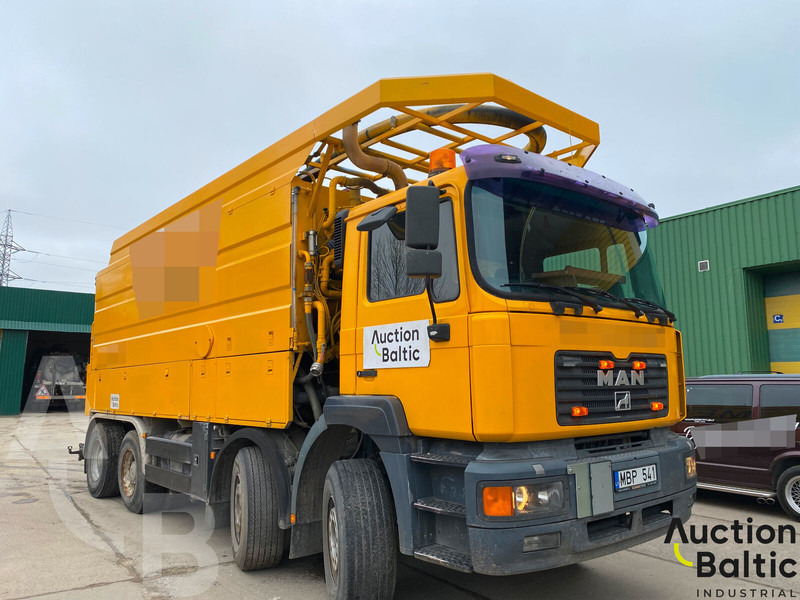 MAN T46 - Xe tải chân không: hình 1 MAN T46 - Xe tải chân không: hình 1