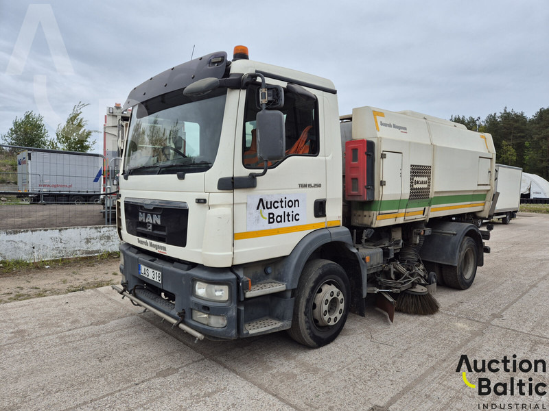 MAN TGM15.250 4X2 BL - Xe quét đường: hình 1 MAN TGM15.250 4X2 BL - Xe quét đường: hình 1