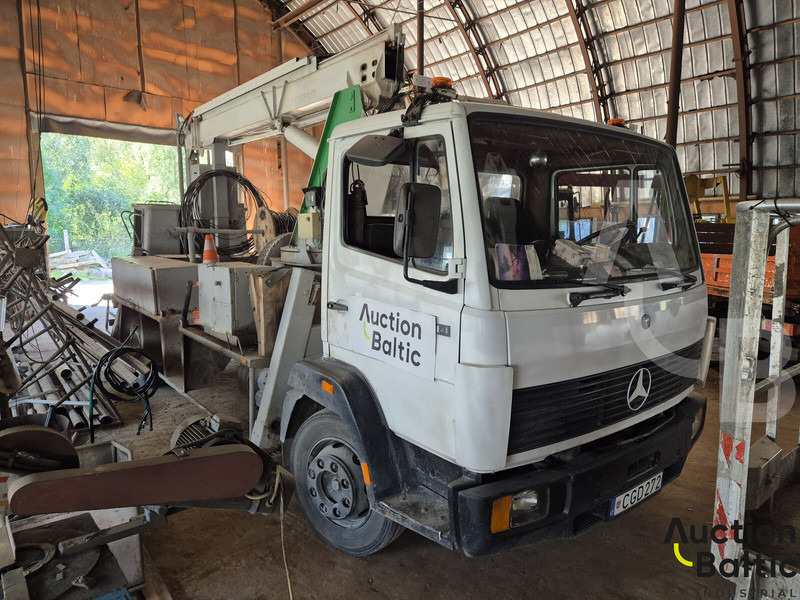 Mercedes-Benz 1114 - Nền bục trên không gắn trên xe tải: hình 2 Mercedes-Benz 1114 - Nền bục trên không gắn trên xe tải: hình 2