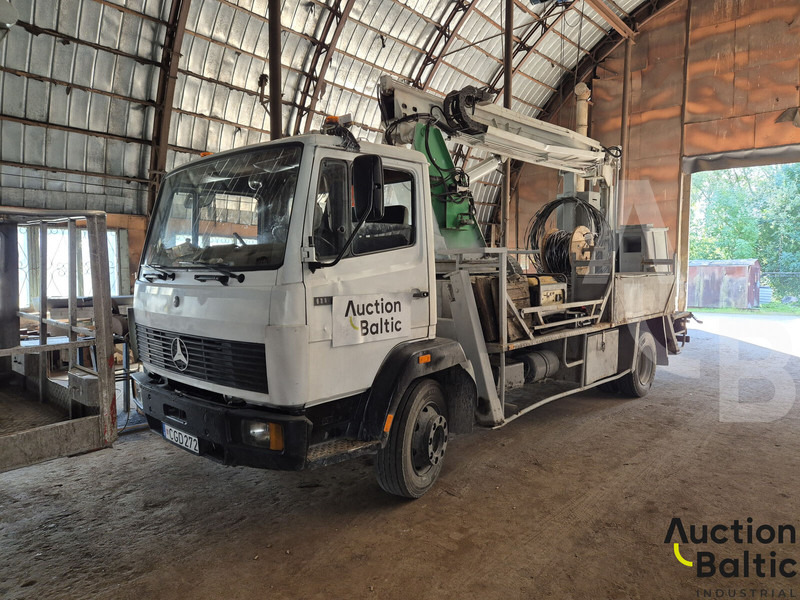 Mercedes-Benz 1114 - Nền bục trên không gắn trên xe tải: hình 1 Mercedes-Benz 1114 - Nền bục trên không gắn trên xe tải: hình 1