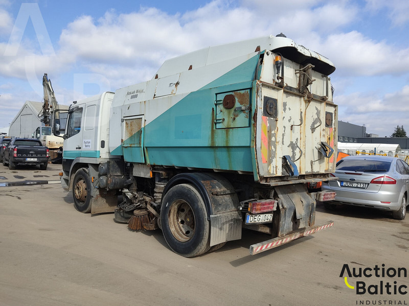 Mercedes-Benz 1517 - Xe quét đường: hình 4 Mercedes-Benz 1517 - Xe quét đường: hình 4