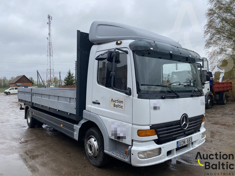 Mercedes-Benz 815 - Xe tải thùng lửng/ Phẳng: hình 2 Mercedes-Benz 815 - Xe tải thùng lửng/ Phẳng: hình 2