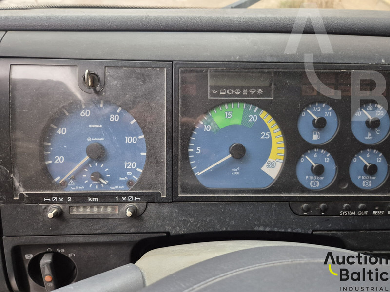 Mercedes-Benz 817 L - Xe tải thùng mui bạt: hình 5 Mercedes-Benz 817 L - Xe tải thùng mui bạt: hình 5