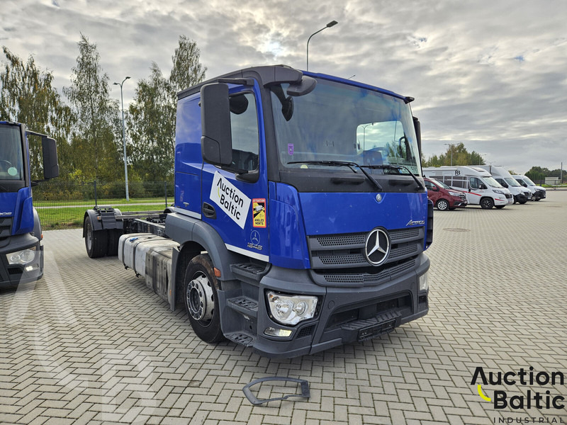 Mercedes-Benz Actros 1843 - Xe tải khung gầm: hình 2 Mercedes-Benz Actros 1843 - Xe tải khung gầm: hình 2