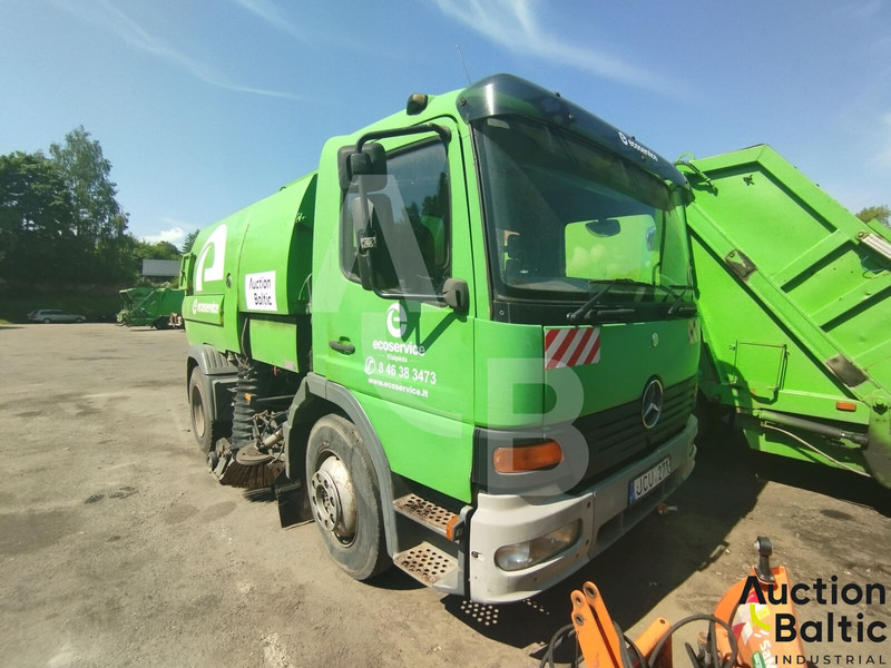 Mercedes-Benz Atego 1318 - Xe quét đường: hình 1 Mercedes-Benz Atego 1318 - Xe quét đường: hình 1