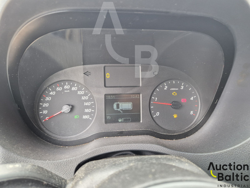 Xe van chở hàng Mercedes-Benz Sprinter 316: hình 7