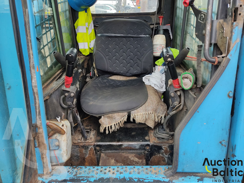 New Holland LS 185 B - Máy xúc lật đa năng: hình 5 New Holland LS 185 B - Máy xúc lật đa năng: hình 5