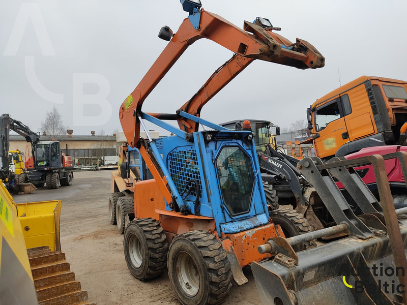 New Holland LS 185 B - Máy xúc lật đa năng: hình 1 New Holland LS 185 B - Máy xúc lật đa năng: hình 1