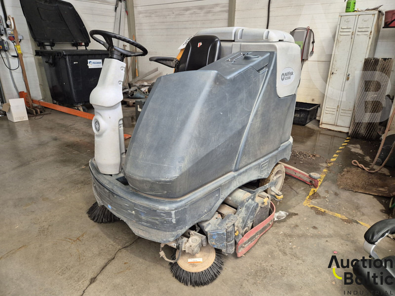 Nilfisk SC6500 - Xe quét đường: hình 2 Nilfisk SC6500 - Xe quét đường: hình 2