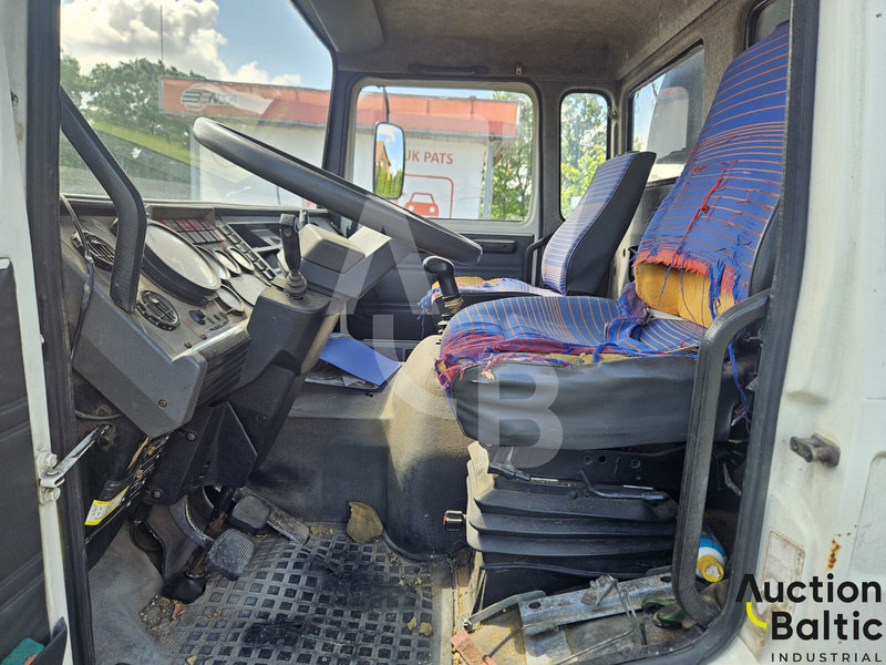 Renault Midliner S 150 - Xe bồn: hình 4 Renault Midliner S 150 - Xe bồn: hình 4