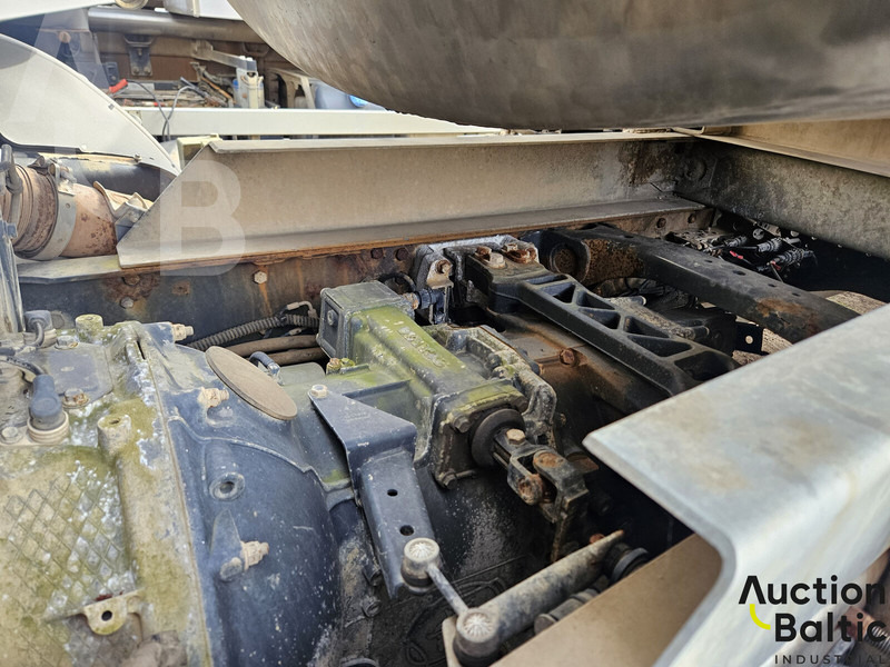 Xe bồn để vận chuyển sữa Scania P 230: hình 17