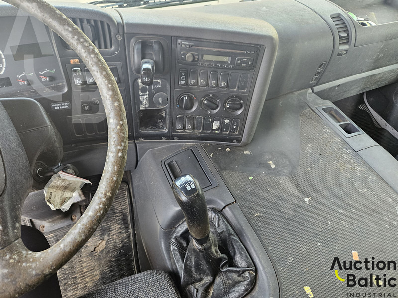 Xe bồn để vận chuyển sữa Scania P 230: hình 9