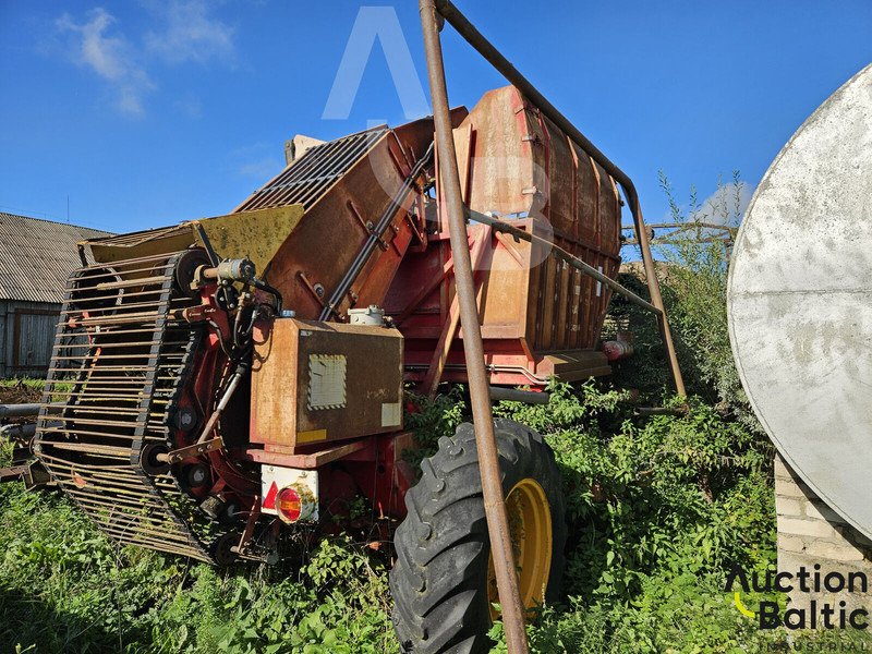 TIM Sugar beet harvester - Máy gặt đập: hình 2 TIM Sugar beet harvester - Máy gặt đập: hình 2