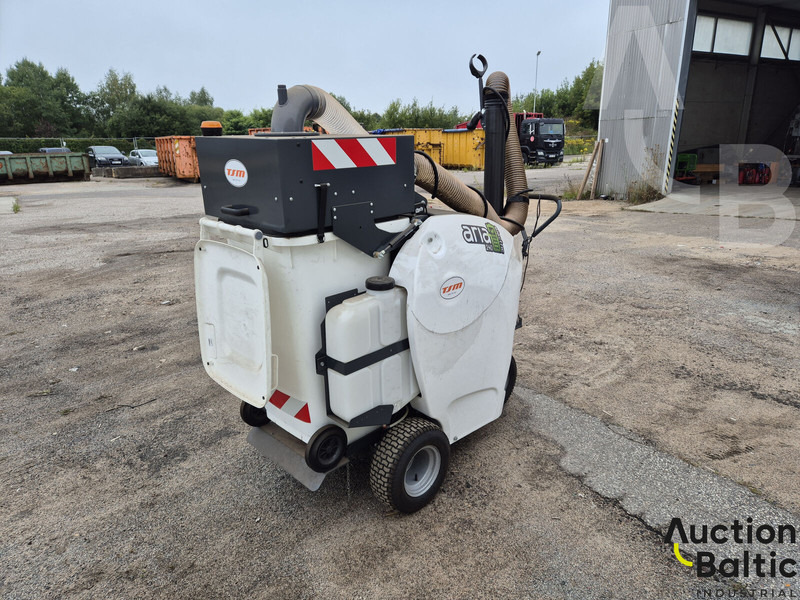 TSM Aria 240 - Xe quét đường: hình 4 TSM Aria 240 - Xe quét đường: hình 4