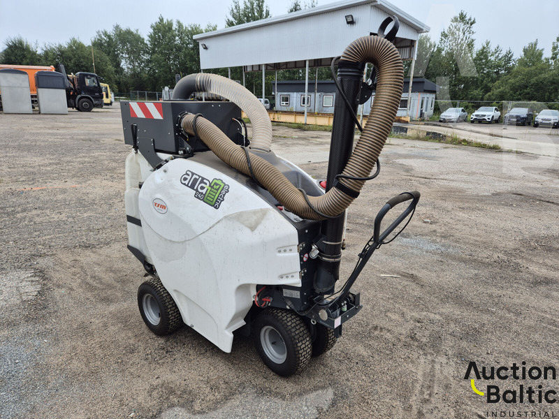 TSM Aria 240 - Xe quét đường: hình 2 TSM Aria 240 - Xe quét đường: hình 2