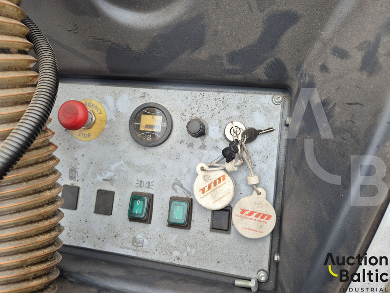 TSM Aria 240 - Xe quét đường: hình 5 TSM Aria 240 - Xe quét đường: hình 5