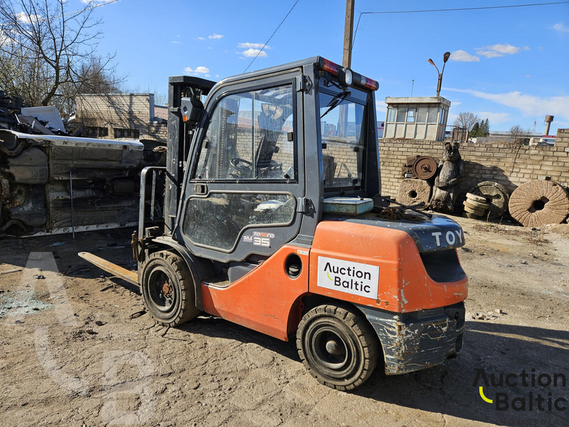 Toyota E 811 - Xe nâng diesel: hình 4 Toyota E 811 - Xe nâng diesel: hình 4