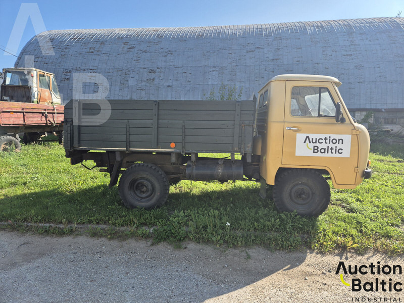 UAZ UAZ 3303 - Xe tải nhỏ phẳng: hình 3 UAZ UAZ 3303 - Xe tải nhỏ phẳng: hình 3