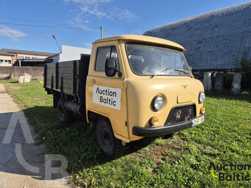 UAZ UAZ 3303 - Xe tải nhỏ phẳng: hình 2 UAZ UAZ 3303 - Xe tải nhỏ phẳng: hình 2