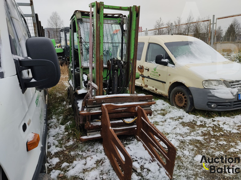 UniCarriers 30 - Xe nâng diesel: hình 3 UniCarriers 30 - Xe nâng diesel: hình 3