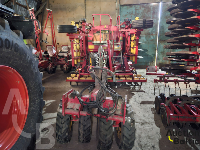 Vaderstad RapidA600S - Máy gieo hạt liên hợp: hình 1 Vaderstad RapidA600S - Máy gieo hạt liên hợp: hình 1