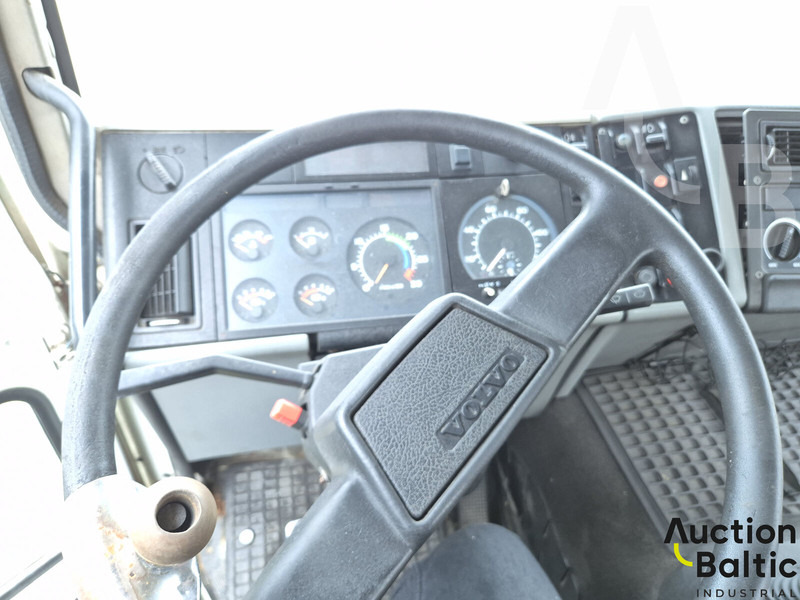 Volvo FL6 - Xe bồn: hình 5 Volvo FL6 - Xe bồn: hình 5
