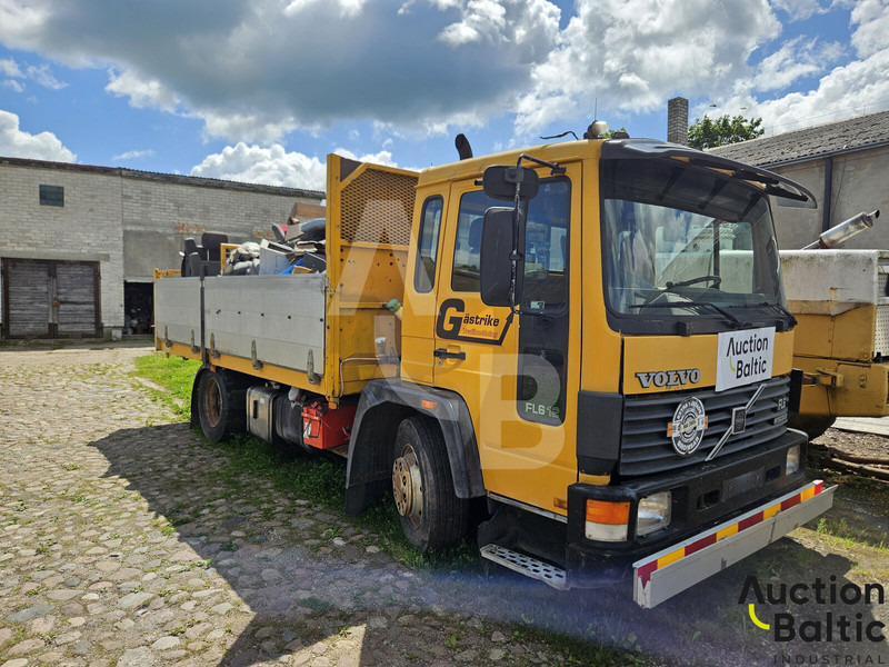 Volvo FL612 - Xe tải thùng lửng/ Phẳng: hình 2 Volvo FL612 - Xe tải thùng lửng/ Phẳng: hình 2