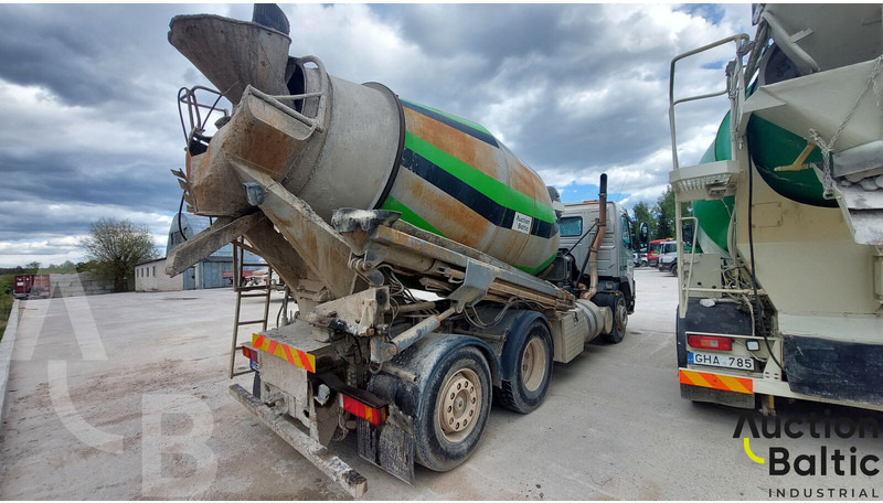 Volvo FM12 - Xe trộn bê tông: hình 4 Volvo FM12 - Xe trộn bê tông: hình 4